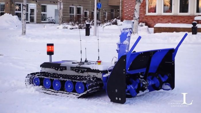 Studenter har byggt en egen robot