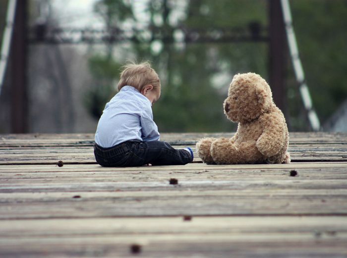 Child with teddybear